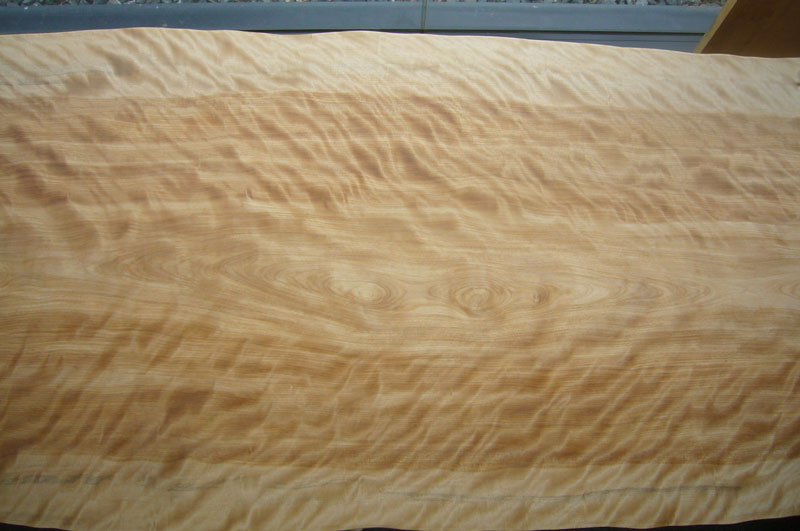 杢：無垢一枚板のダイニングテーブルと座卓 手作り家具の半布里工房[岐阜県富加町]