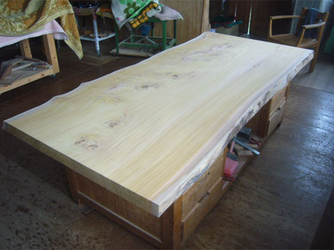 欅（ケヤキ）のテーブル