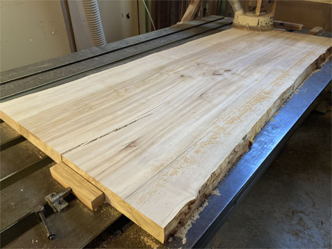 �Ȗ��C�ꖇ�_�C�j���O�e�[�u��