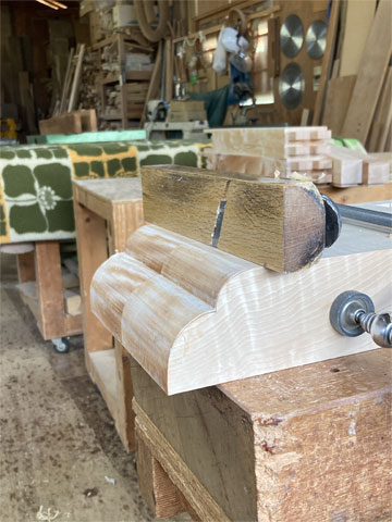 �Ȗ��C�ꖇ�_�C�j���O�e�[�u��