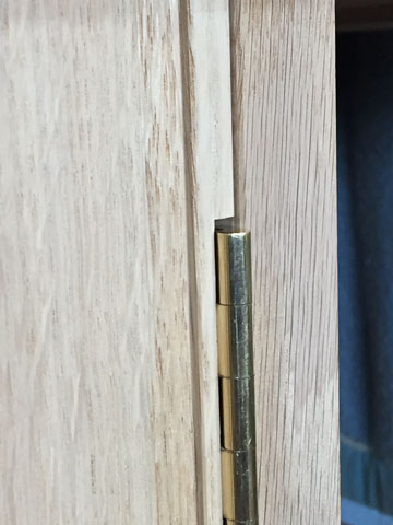 蝶番(ヒンジ)