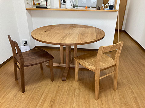 フレキシブルな円卓(ラウンドテーブル)