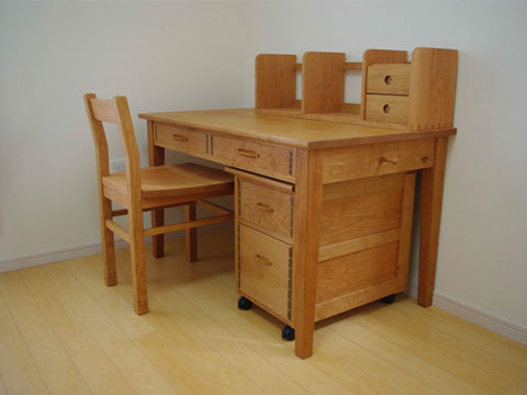 無垢の手作りオーダー家具「桜の学習机」へのお客様の声
