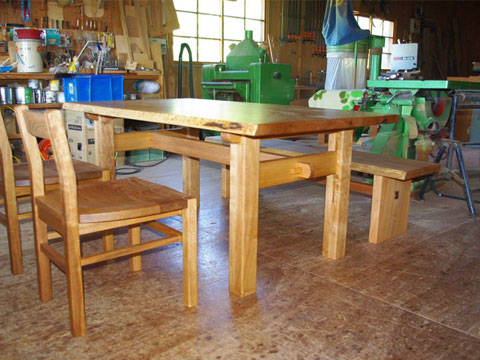 手作り家具へのお声：ダイニングテーブルや手作り家具のオーダーは半布 