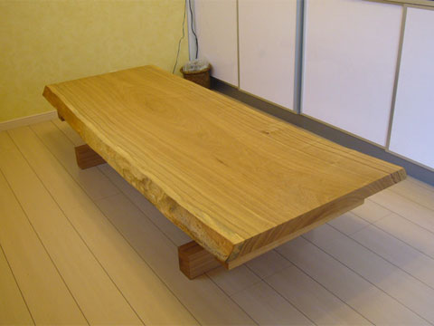 タモ無垢一枚板 ダイニングテーブル 3本脚型