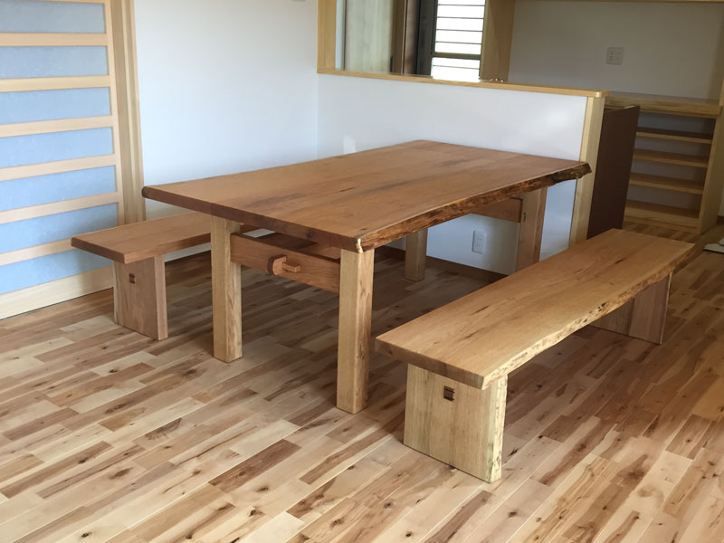 胡桃 クルミ 3枚接ぎ ダイニングテーブル 手作り家具 ダイニングテーブルの半布里工房