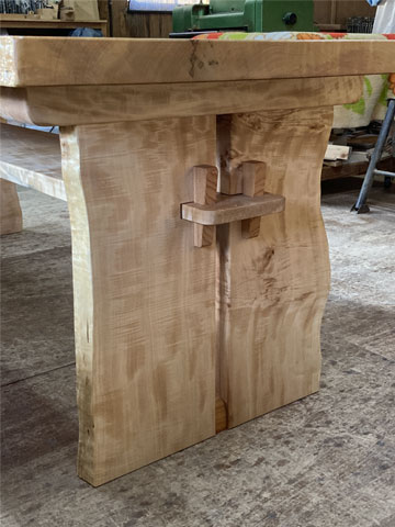 �ɏ�� �ȁi�g�`�j���C�ꖇ�� �_�C�j���O�e�[�u�� �r�����^